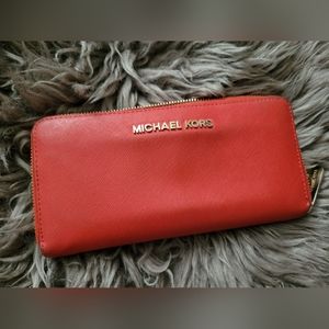 Michael Kors Zipper Wallet